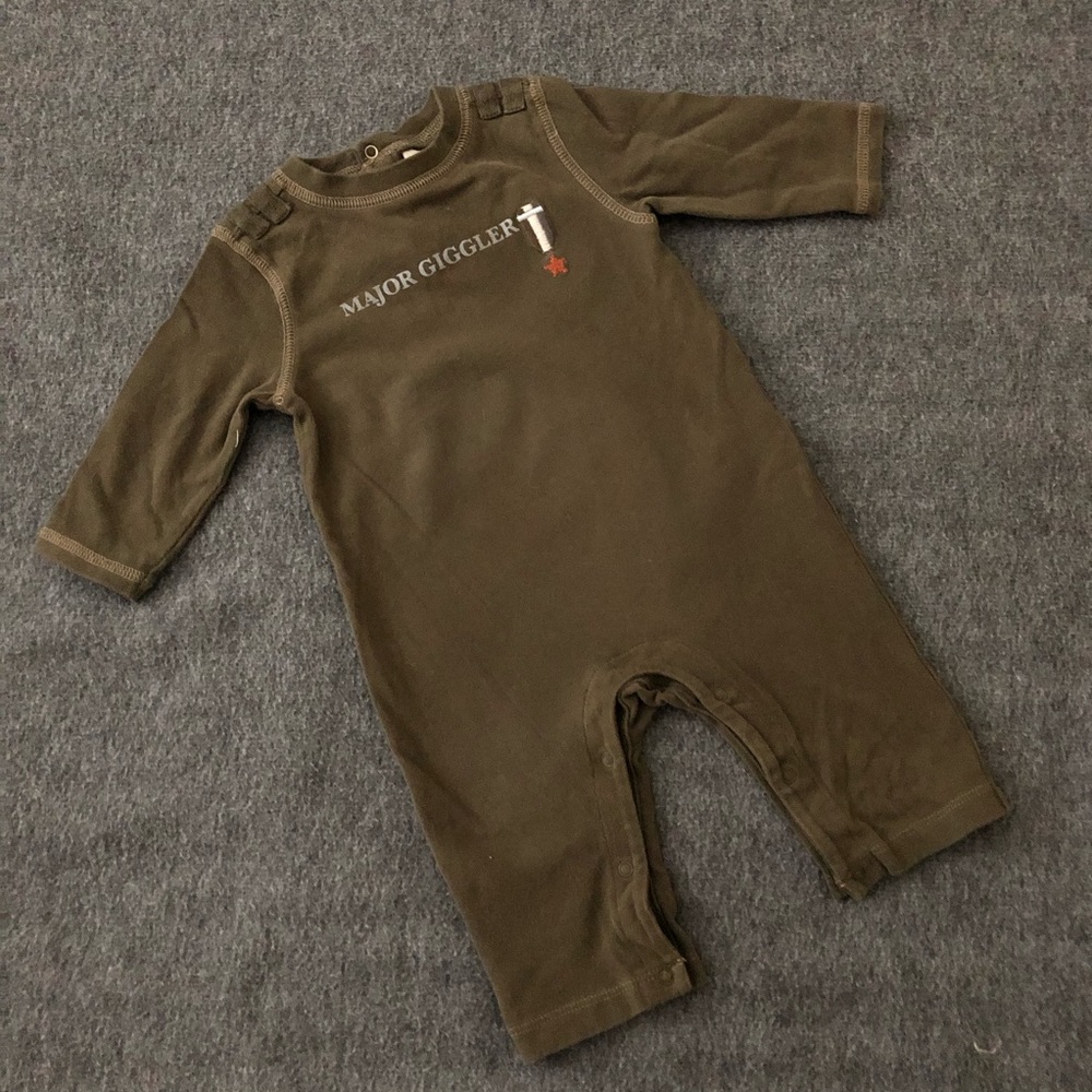 🔴 Old Navy Onesies Bundle - Picture 6 of 8